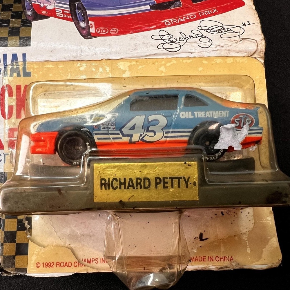 Road Champs Richard Petty Stock Car 1/64 Blue Fair 1992 STP Pontiac Grand Prix